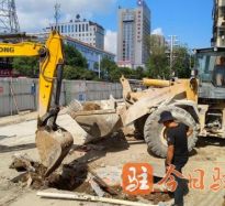 社区人妻浓厚中出高温下的坚守｜道路建设者用汗水铺就畅通路